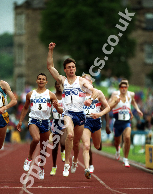 Tom McKean wins the 800 metres, Edinburgh, 1993